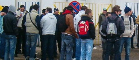 35 de suporteri bacauani nu mai au voie sa intre pe arenele sportive